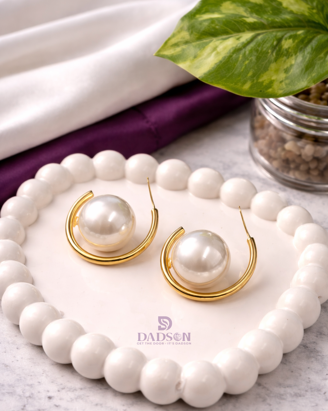 Minimal Pearl Drop Earrings